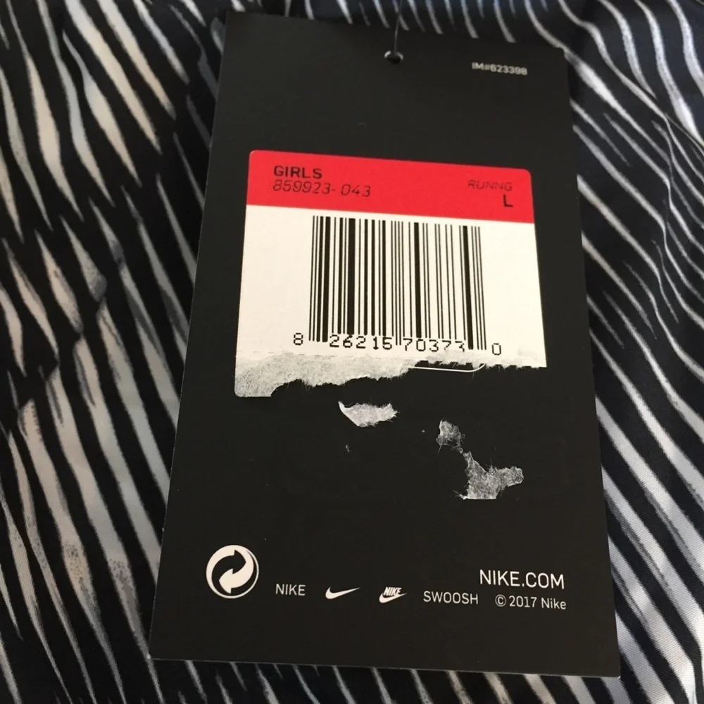NWT Nike Dri-Fit Stripe Print Tempo Shorts girls